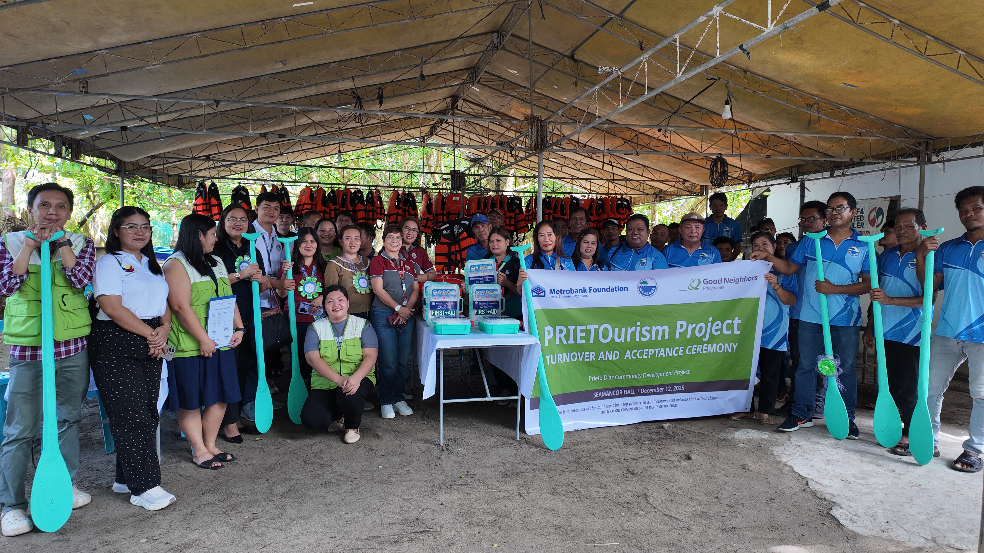 Turnover of PRIETOurism Project vests and first aid kits to SEAMANCOR with representatives of Good Neighbors Philippines, Metrobank Foundation and LGU